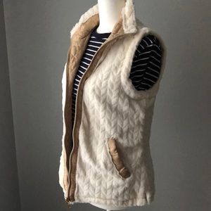3/$25! Faux Fur Reversible Vest